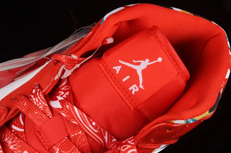 All Categories Air Jordan Jordan Series Basketball Shoes Air Jordan 1 Mid Air Jordan 1 Mid AJ1 Joe 1 Christmas Red China Basketball Shoes DC7294-600